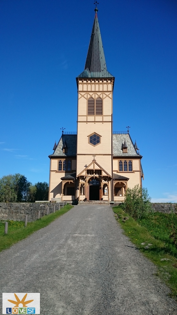 Lofotkatedralen forfra