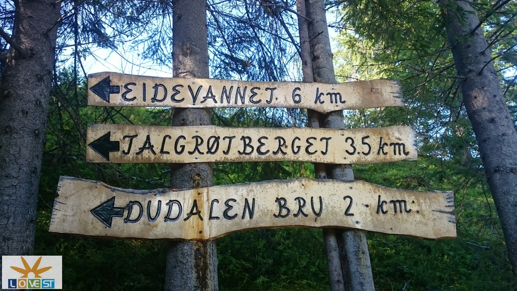 Skilt ved stistart i Gratangen